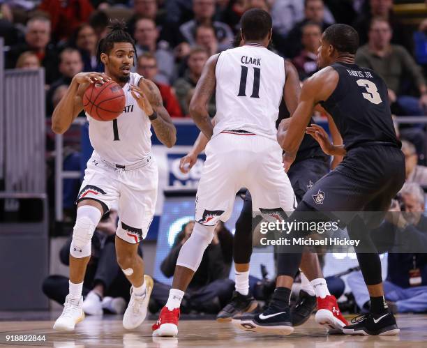 Jacob Evans of the Cincinnati Bearcats dribbles the ball against the UCF Knights at BB&T Arena on February 6, 2018 in Highland Heights, Kentucky.