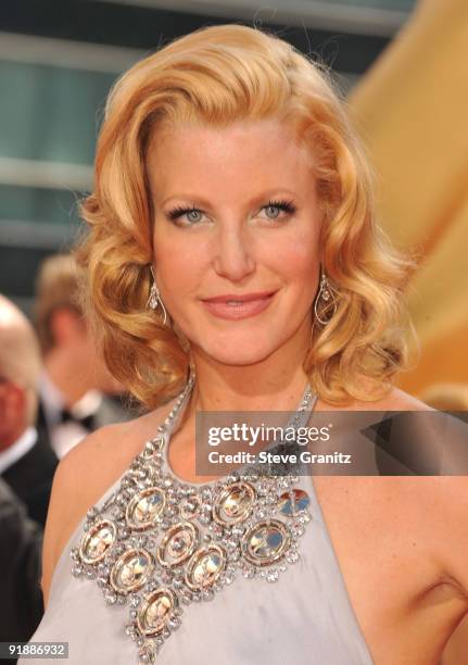 Actress Anna Gunn arrives at the 61st Primetime Emmy Awards held at the Nokia Theatre on September 20, 2009 in Los Angeles, California.