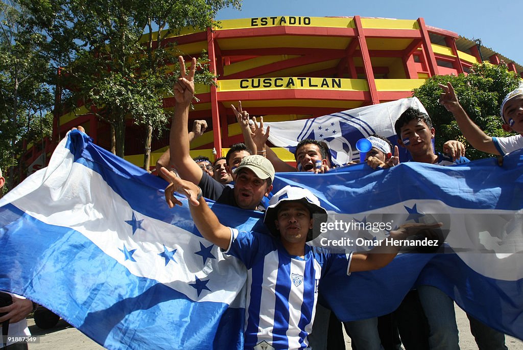 El Salvador v Honduras