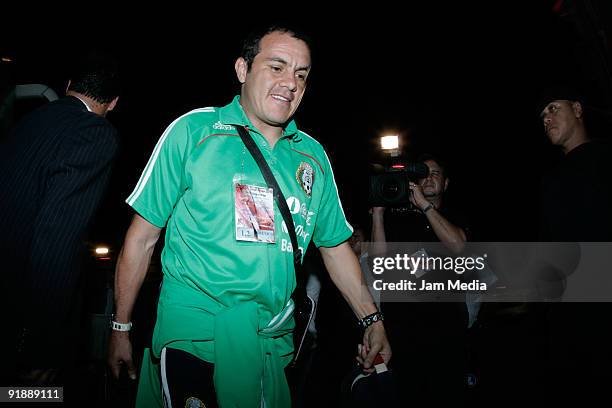 Mexican player Cuauhtemoc Blanco arrrives to the Stadium during their FIFA 2010 World Cup Qualifier match against Trinidad and Tobago at the Hasely...