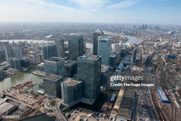 Canary Wharf Pier Photos and Premium High Res Pictures - Getty Images