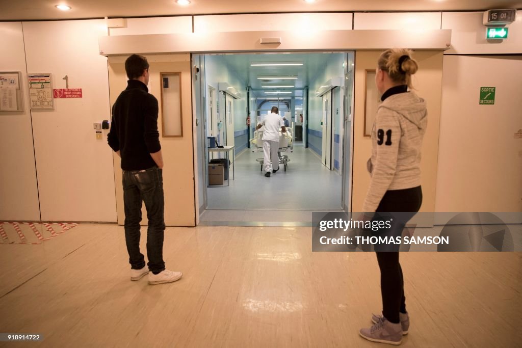 TOPSHOT-FRANCE-HEALTH-SURGERY