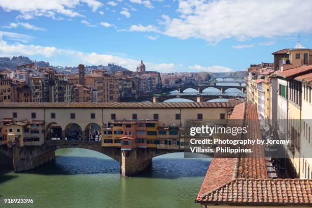 vasari corridor, ponte vecchio, florence, italy - vasari corridor stock-fotos und bilder