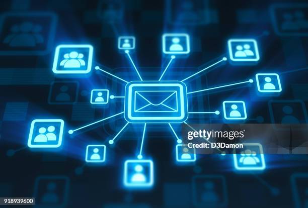 concepto de red social en pantalla digital - lista fotografías e imágenes de stock