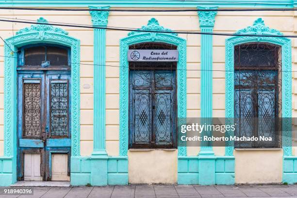 House of the Radio Ham . In Cuba, amateurs of radio broadcasting are organized so they can help the government in case of natural disasters.