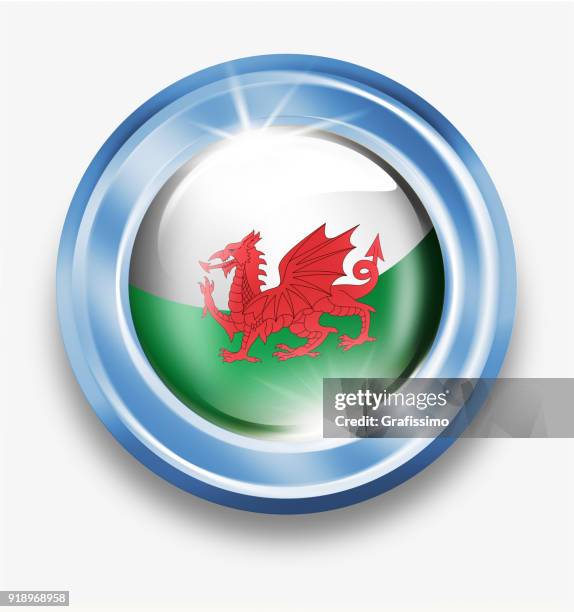 wales silbernen knopf mit walisische flagge isoliert auf weiss - welsh flag stock-grafiken, -clipart, -cartoons und -symbole