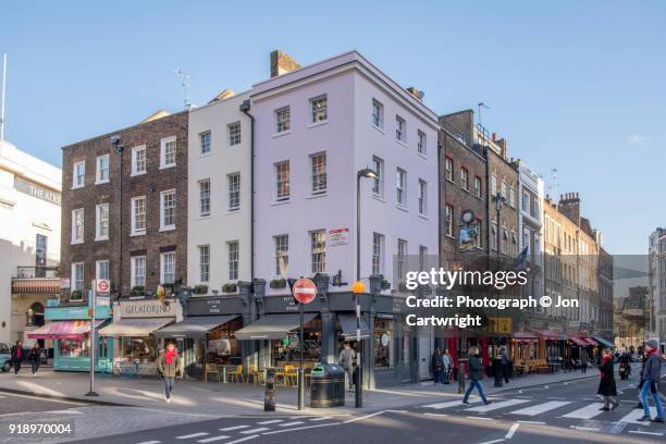 russell street, london - street restaurant stockfoto's en -beelden