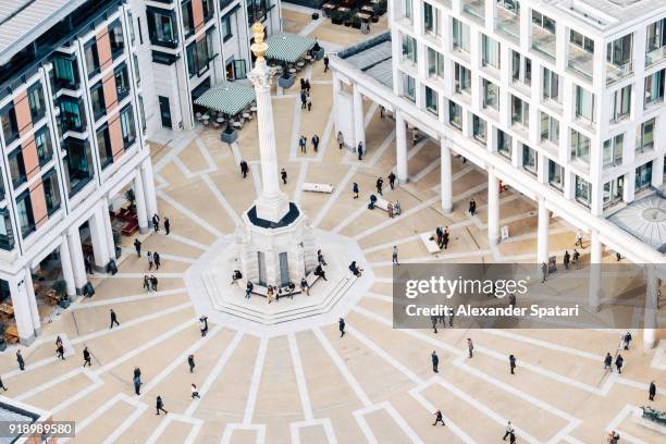 aerial view of paternoster square in london, england, uk - public building stock photos et images de collection