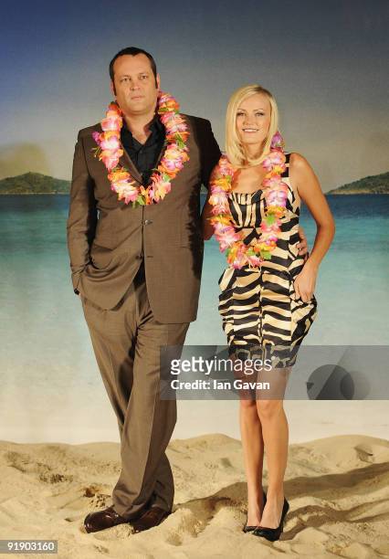 Vince Vaughn and Malin Akerman attend the 'Couples Retreat' photocall at Claridge's on October 15, 2009 in London, England.