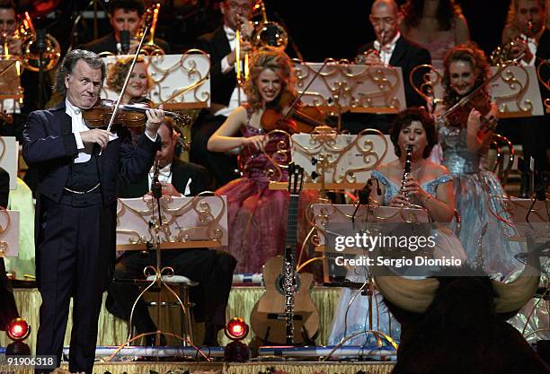 Andre Rieu Audience Andre Rieu Performs In Sydney Photos and Premium High Res Pictures ...