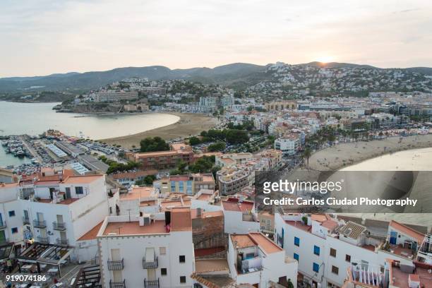 high angle view of north and south beaches of peniscola, castellon, spain - costa_del_azahar stock pictures, royalty-free photos & images