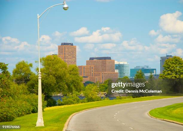 road along ottawa river and gatineau, quebec skyline, ottawa, ontario, canada - dennis mccoleman imagens e fotografias de stock