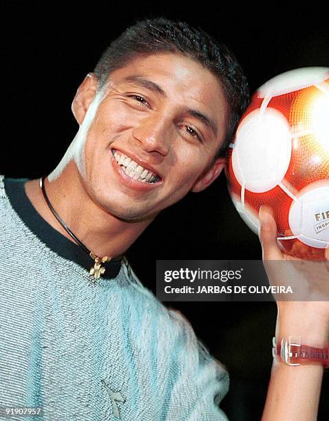 Photo of Brazilian soccer player Mario Jardel taken 28 December 2000 in Fortaleza, Brazil. Fotografía del jugador de la selección brasileña de fútbol...