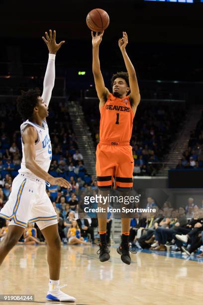 Oregon State Beavers guard Stephen Thompson Jr. Shoots a three point basket during the game between the Oregon State Beavers and the UCLA Bruins on...
