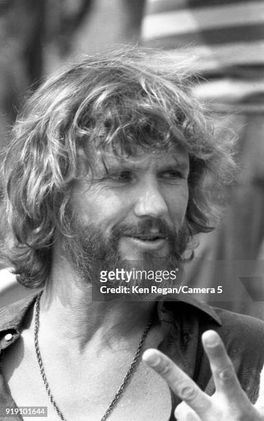 Actor Kris Kristopherson is photographed on the set of 'A Star is Born' in 1976 at Sun Devil Stadium in Tempe, Arizona. CREDIT MUST READ: Ken...