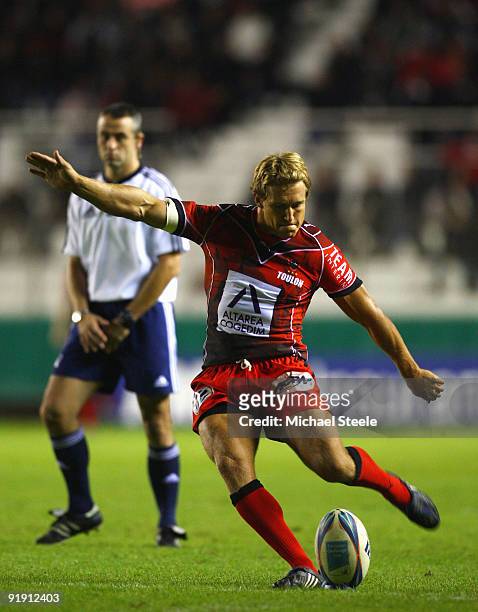 Jonny Wilkinson converts a penalty after his side's third try during the Toulon v Saracens Amlin Challenge Cup Pool three match at the Stade Felix...