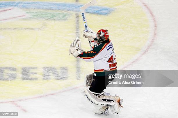 Goalkeeper Dennis Endras of Augsburg celebrates after the DEL match between Adler Mannheim and Augsburger Panther at the SAP Arena on October 15,...