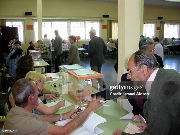 Madrid - School Republic of Colombia Aspect of the electoral school Republic of Colombia in the Blessed Bread district in Carabanchel during the...