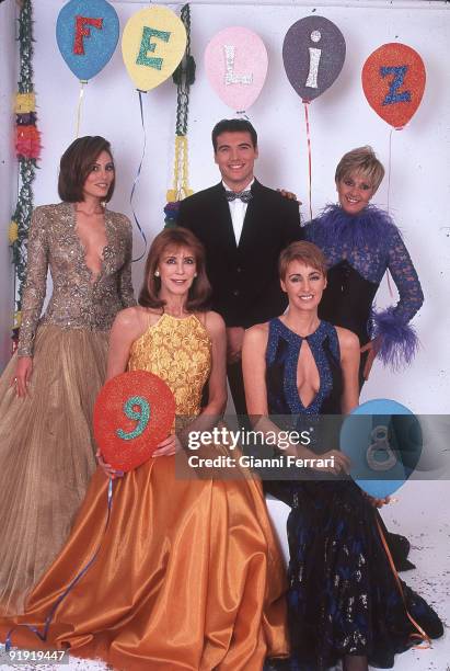 Paquita Torres, Garbiñe Abasolo, Raquel Rodriguez, Rocio Martin and Enrique Miranda.