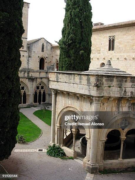 Poblet cisterciense Monastery of Poblet Claustro with templete of hexagonal washbasin