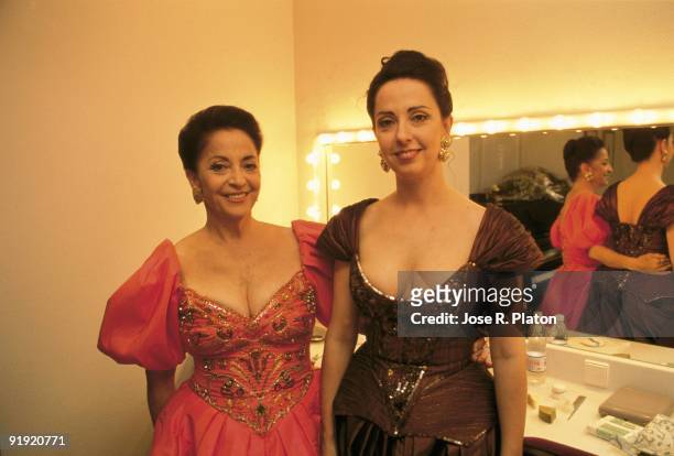 Teresa Berganza next to her daughter, Cecilia Lavilla, opera singers In a dressing room