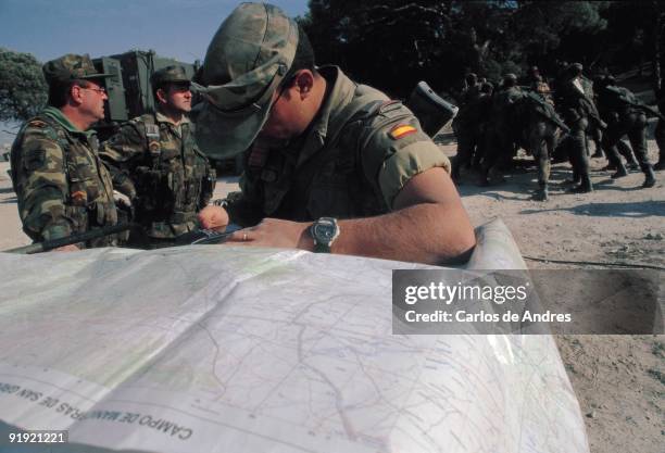 The Armed Forces , observation of topographic planes `A soldier observes a plane during maneuvers