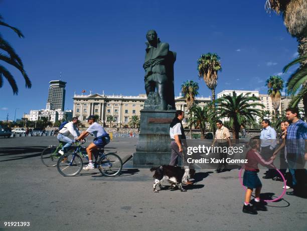 Barcelona. Statue dedicated to the vanguardista poet Catalan Joan Salvat-Papasseit, builds of the Austrian escultor Robert Krier installed in 1992,...