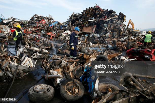 Scrap Jobs Scrap Yard Worker Photos and Premium High Res Pictures - Getty Images