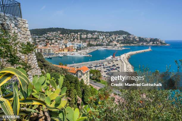 entrance to port lympia nice, côte d'azur - region provence alpes côte dazur stock-fotos und bilder