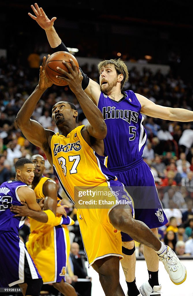 Sacramento Kings v Los Angeles Lakers