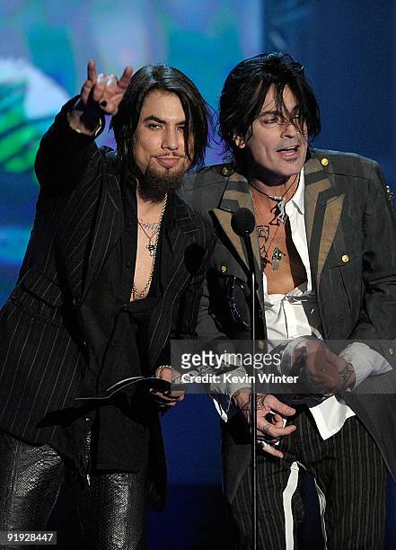 Musicians Dave Navarro and Tommy Lee present the Mejor Artista Rock award onstage at the "Los Premios MTV 2009" Latin America Awards held at Gibson...