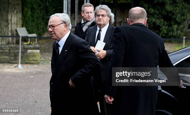 Hubert Burda und Helmut Markwort arrive at the Reinhard Mohn memorial service at the town hall on October 16, 2009 in Guetersloh, Germany.