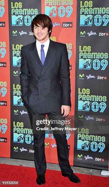 Actor Drake Bell arrives at Los Premios MTV 2009 Gibson Amphitheatre on October 15, 2009 in Universal City, California.