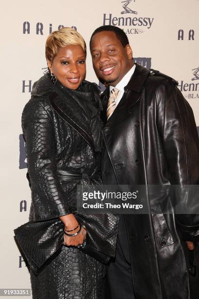 Mary J Blige attends Keep A Child Alive�s 6th Annual Black Ball hosted by Alicia Keys and Padma Lakshmi at Hammerstein Ballroom on October 15, 2009...