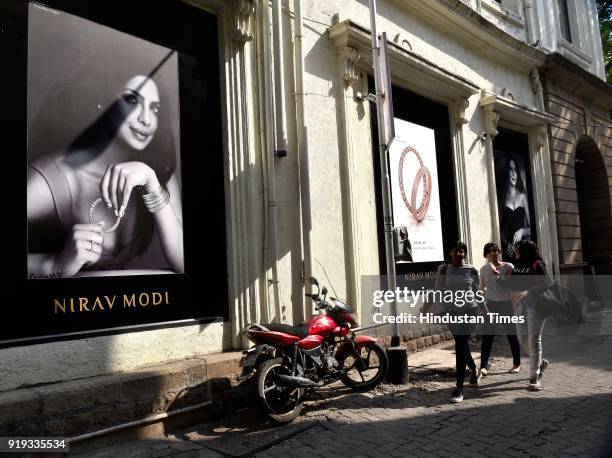 An Enforcement Directorate team raided the showroom and the office of diamond merchant Nirav Modi, the alleged key beneficiary of the Rs 11,400 crore...