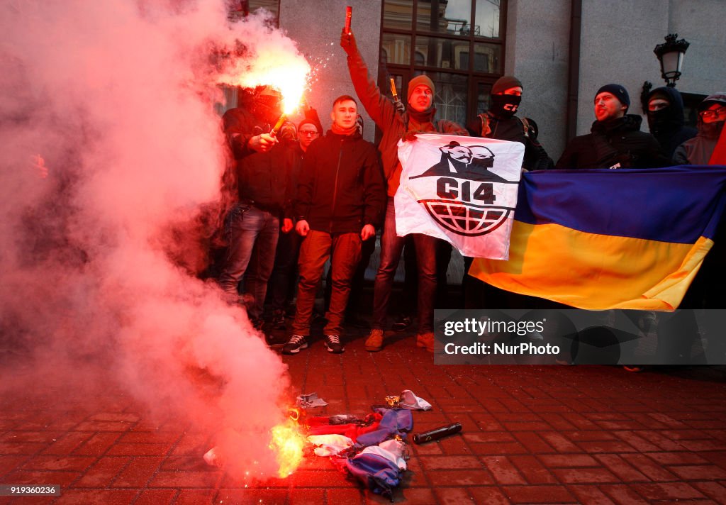 Ukrainian nationalists protest against Russian agression