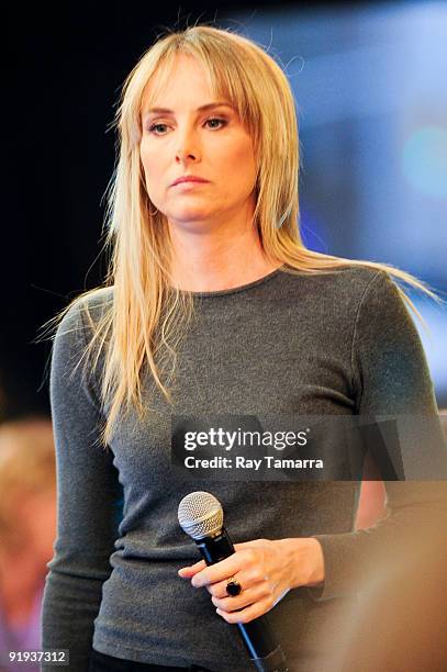 Singer and actress Chynna Phillips performs at the "Good Morning America" taping at the ABC Times Square Studios on October 16, 2009 in New York City.