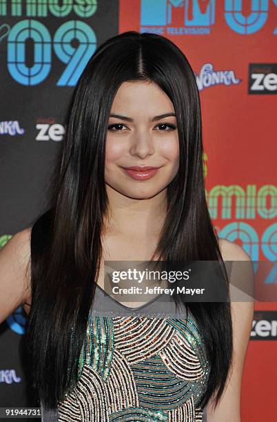 Actress Miranda Cosgrove arrives at Los Premios MTV 2009 Gibson Amphitheatre on October 15, 2009 in Universal City, California.