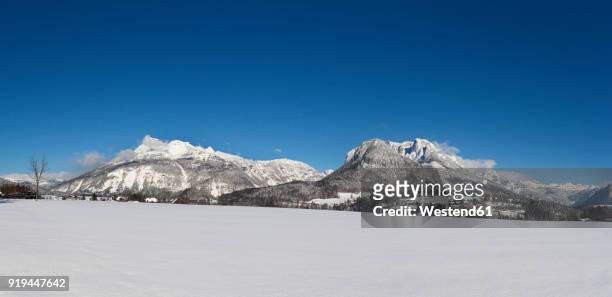austria, styria, salzkammergut, bad aussee, ausseerland, left loser, right tressenwand - bad aussee stock pictures, royalty-free photos & images
