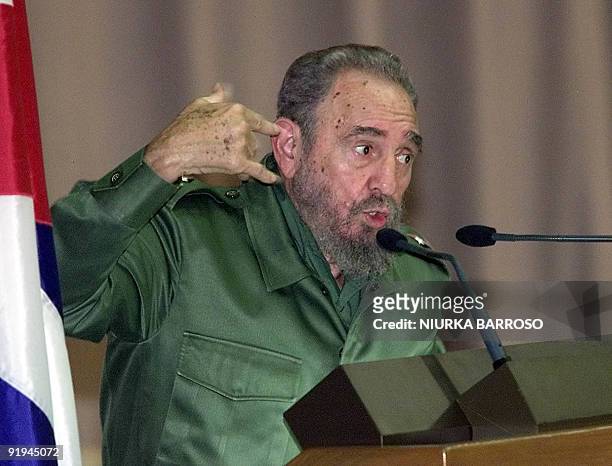Cuban President Fidel Castro gives a speech during the ALCA summit in La Habana, Cuba 27 November 2002 El Presidente cubano Fidel Castro realiza un...