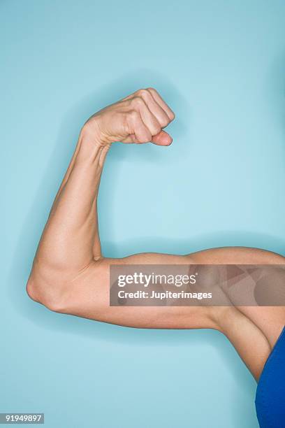 0 - flexing muscles stockfoto's en -beelden