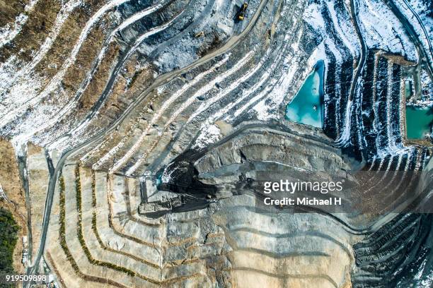 quarry site construction - natural phenomenon stockfoto's en -beelden