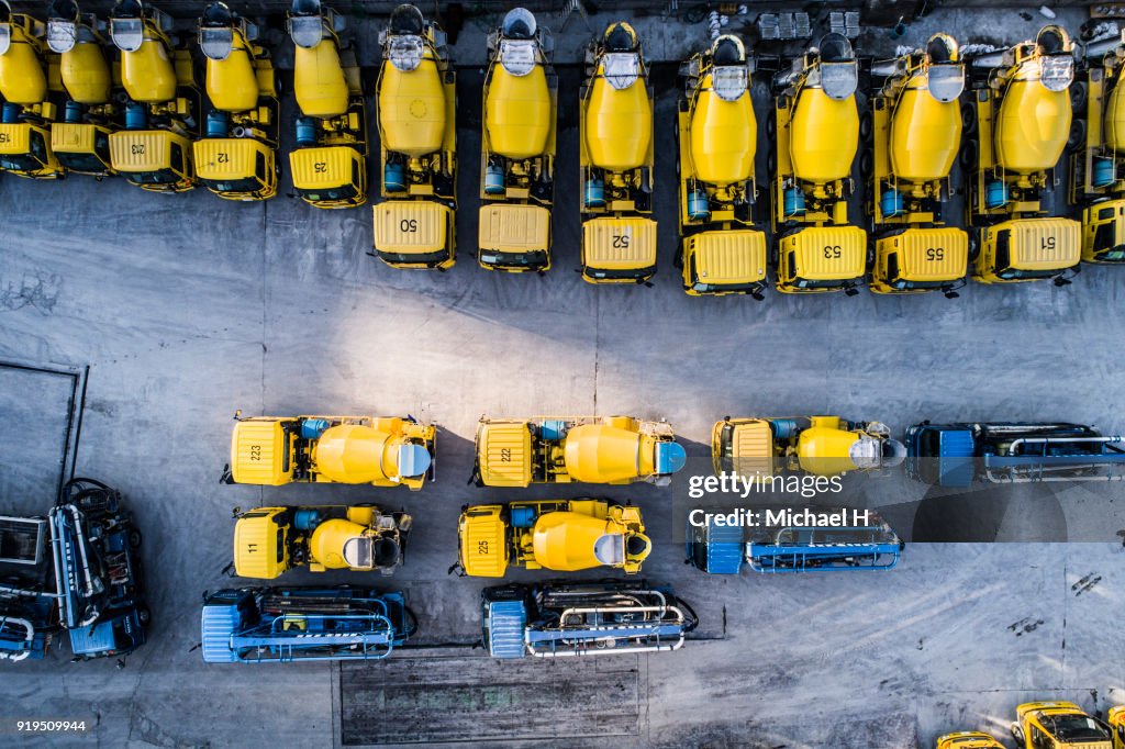 Cement mixer　trucks