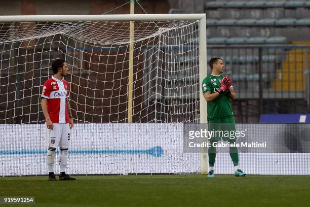 Pierluigi Frattali of Parma Calcio shows his dejection during the serie B match between FC Empoli and Parma Calcio at Stadio Carlo Castellani on...