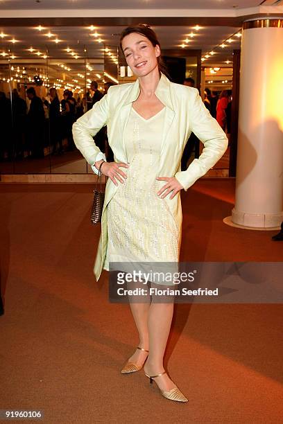 Actress Aglaia Szyszkowitz attends the 'Hesse Movie Award 2009' at the Alte Oper on October 16, 2009 in Frankfurt am Main, Germany.