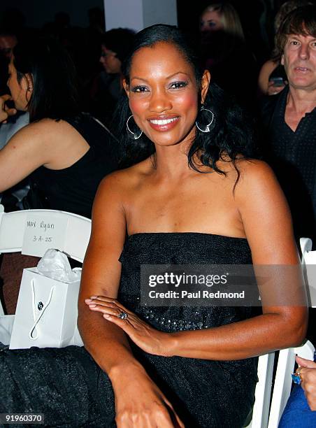 Actress Gabrielle Union attends the Vintage Valentino Benefit for MOCA at The Geffen Contemporary at MOCA on October 15, 2009 in Los Angeles,...