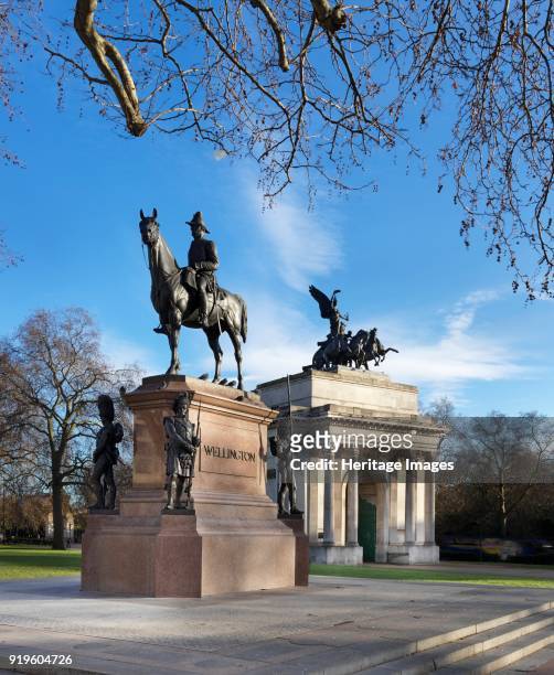 Statue of the Duke of Wellington and the Wellington Arch, London, circa 2015. Bronze equestrian statue designed in 1888 by Joseph Edgar Boehm. The...