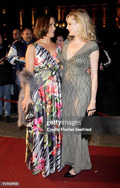 Actress Jenny Juergens and actress Katharina Schubert attend the 'Hesse Movie Award 2009' at the Alte Oper on October 16, 2009 in Frankfurt am Main,...