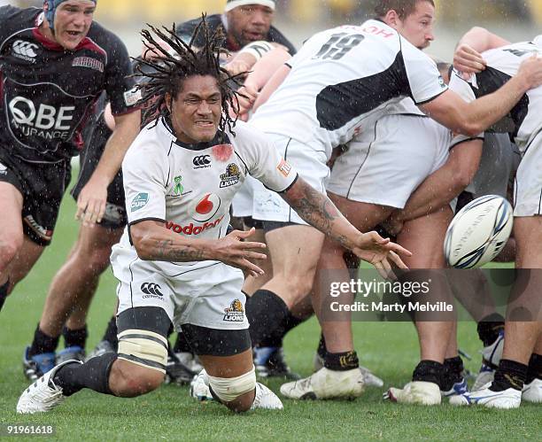 Rodney So'oialo of the Lions makes a pass during the Air New Zealand Cup Ranfurly Shield match between Wellington and North Harbour at the Westpac...