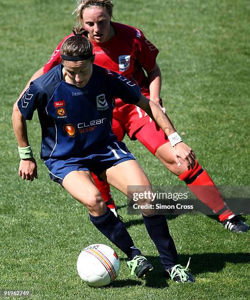 Julianne Sitch from Melbourne in action during the round three W-League match between Adelaide United and the Melbourne Victory at Hindmarsh Stadium...